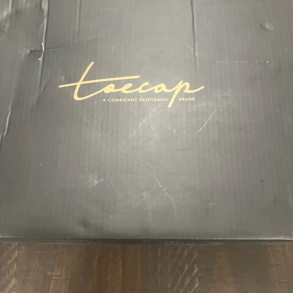 NWOT- Toecap charcoal Chelsea boot